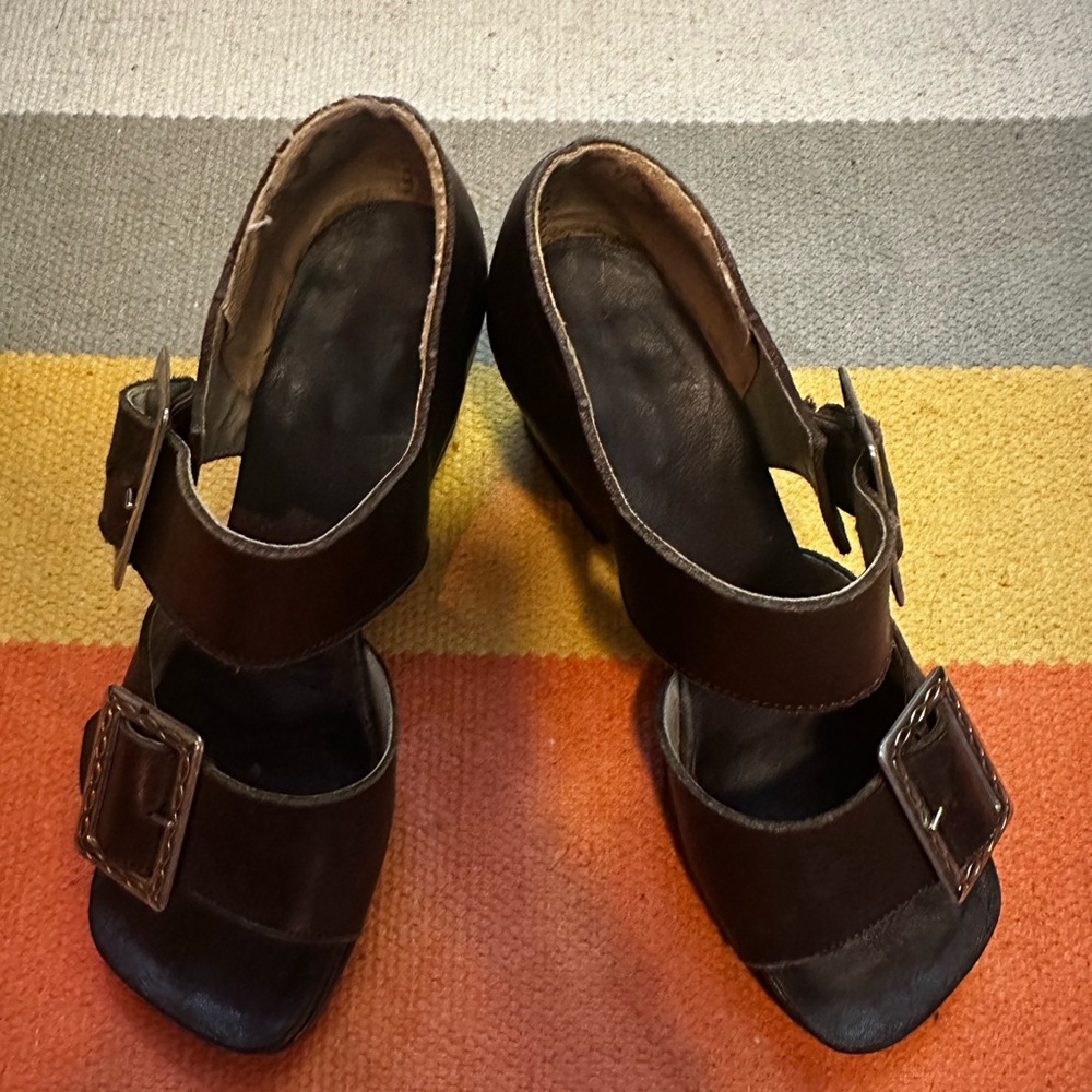 Vintage 70s chunky sandals with buckles